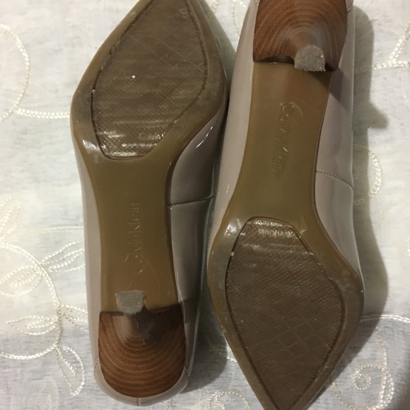 Shoe - Picture 4 of 4